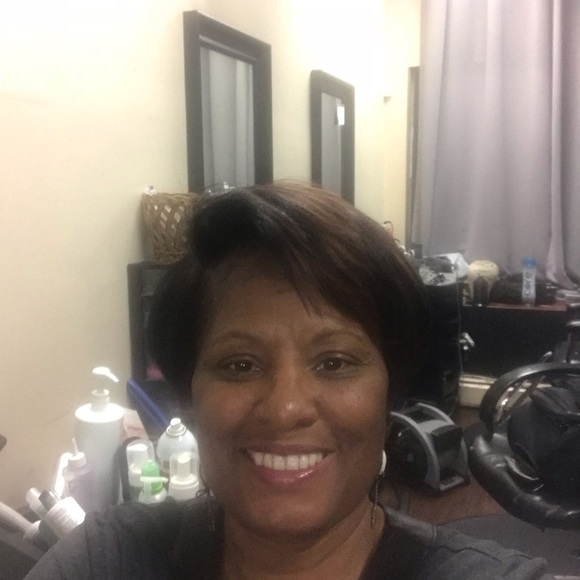 Meet your Posher, April - Picture 1 of 1